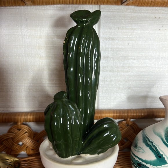 Ceramic hand painted cactus statue - Picture 3 of 11